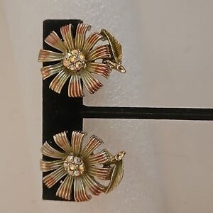 BSK AB Rhinestone on Silvertone & Pinkish Flower Clip-on Earrings
